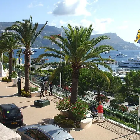 La Fregate Hotel *